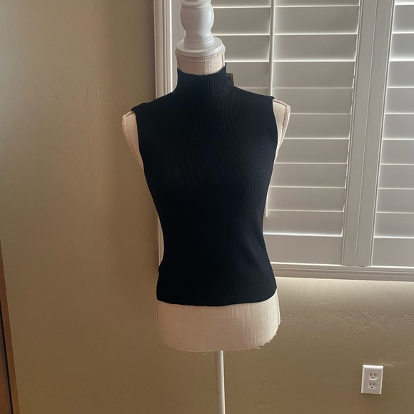Zara Tops - 🖤NWT Zara- BASIC RIBBED KNIT TOP🖤